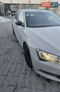 Лифтбек Skoda Superb 2018 в 