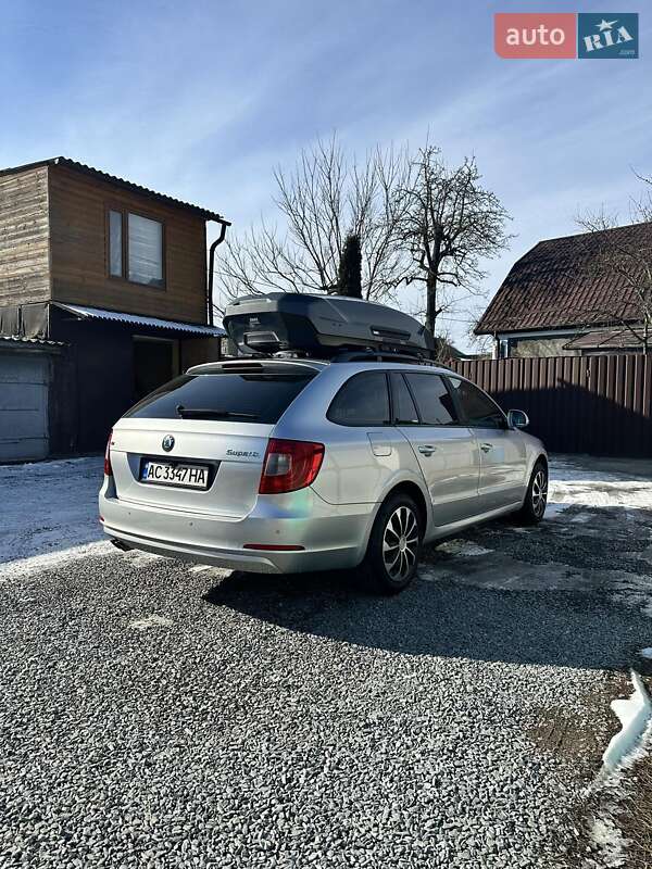 Универсал Skoda Superb 2012 в Ровно