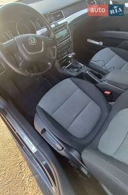 Лифтбек Skoda Superb 2011 в Буче