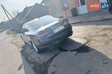 Лифтбек Skoda Superb 2019 в 
