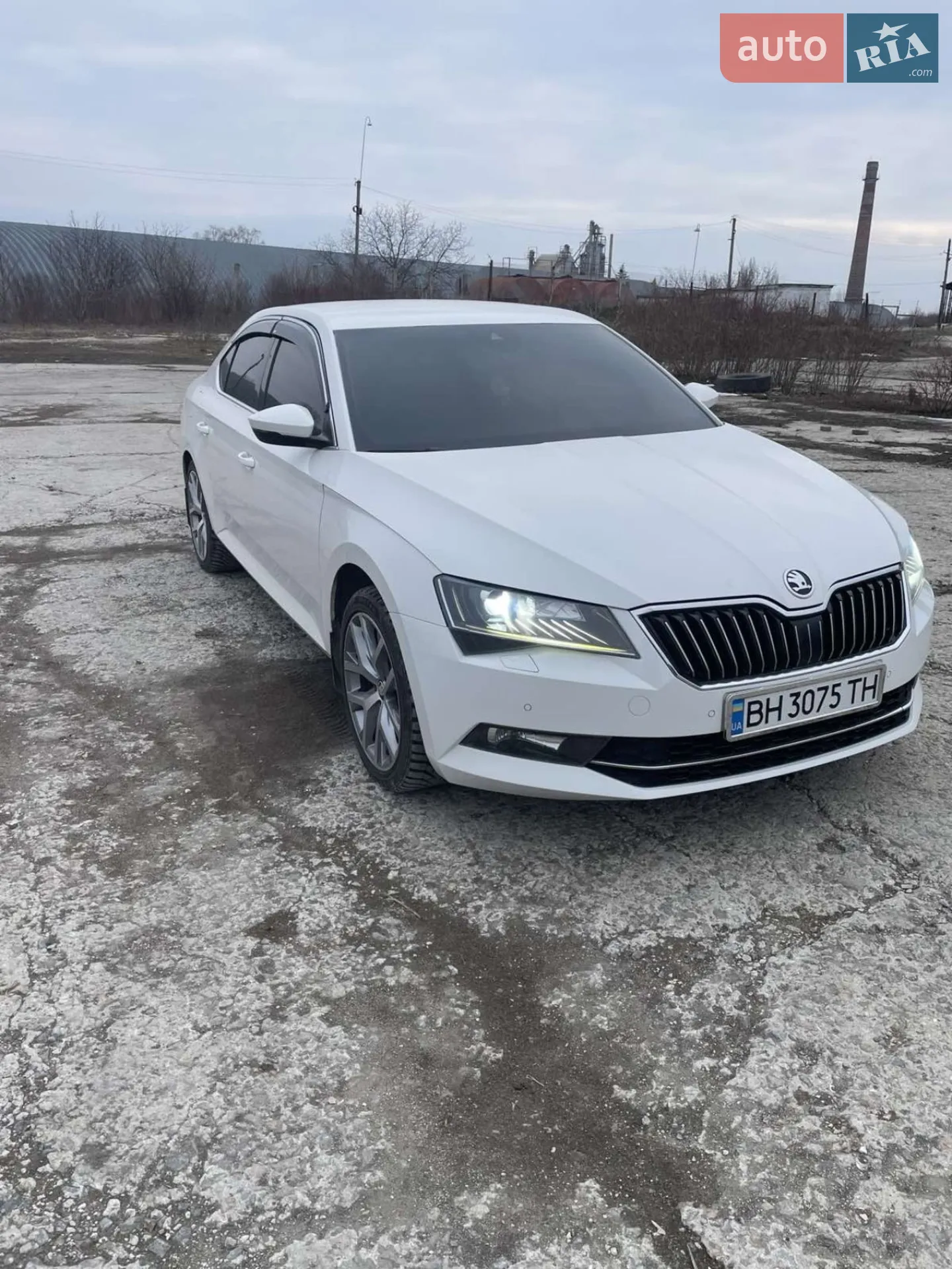 2017 Skoda Superb - мініатюра 2
