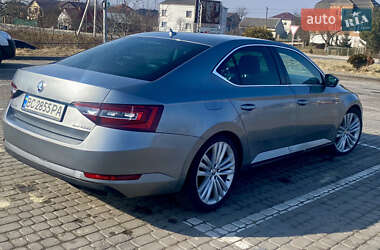 Ліфтбек Skoda Superb 2015 в 