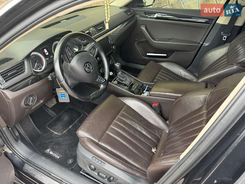 Лифтбек Skoda Superb 2016 в Ужгороде