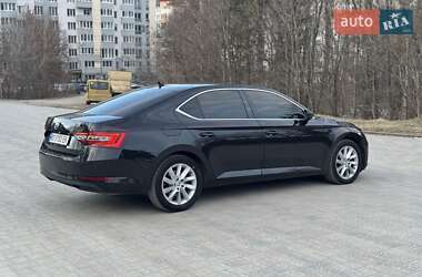 Лифтбек Skoda Superb 2018 в 