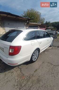 Універсал Skoda Superb 2011 в 
