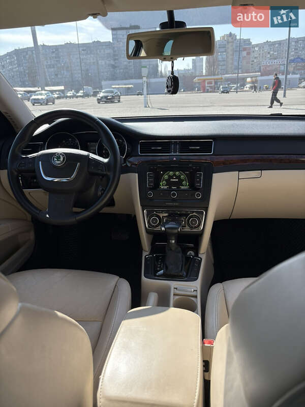 Универсал Skoda Superb 2012 в Харькове