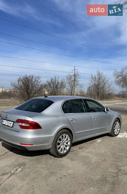 Лифтбек Skoda Superb 2013 в 