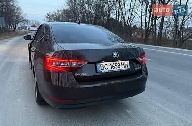 Лифтбек Skoda Superb 2018 в 