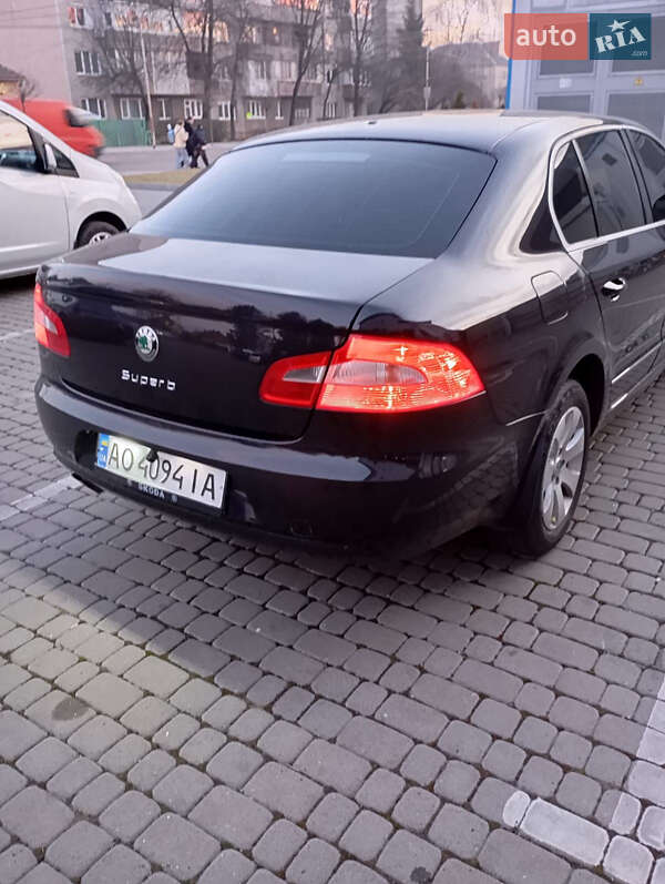 Лифтбек Skoda Superb 2011 в Мукачево