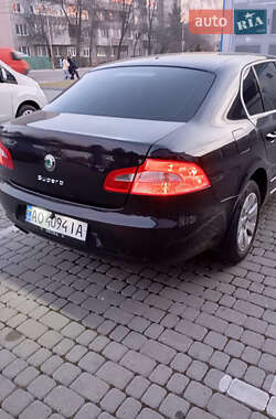 Лифтбек Skoda Superb 2011 в 