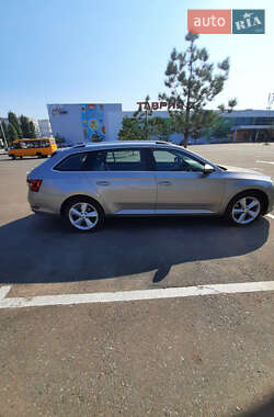 Универсал Skoda Superb 2015 в 