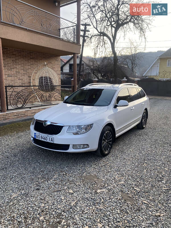 Универсал Skoda Superb 2012 в Тячеве