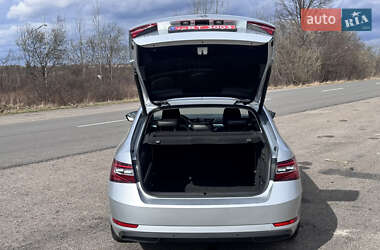 Лифтбек Skoda Superb 2017 в 
