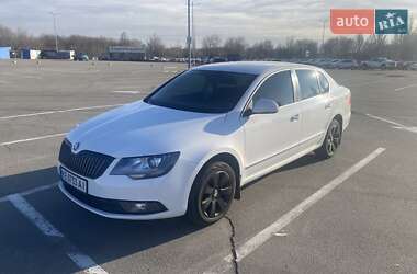 Ліфтбек Skoda Superb 2014 в Дніпрі