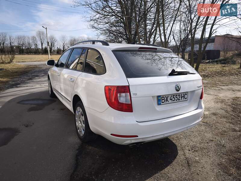 Універсал Skoda Superb 2012 в Шепетівці