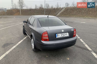 Лифтбек Skoda Superb 2004 в Полтаве