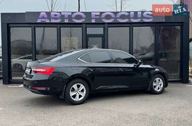 Лифтбек Skoda Superb 2016 в 