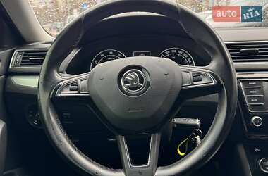 Лифтбек Skoda Superb 2016 в 