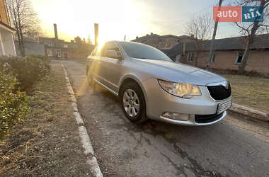 Лифтбек Skoda Superb 2012 в 