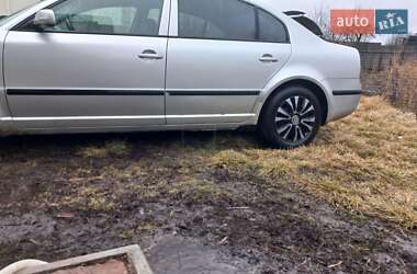 Лифтбек Skoda Superb 2002 в 