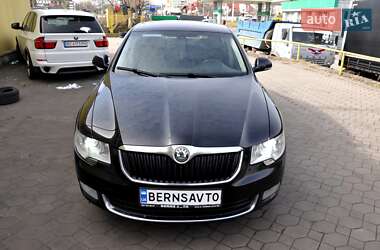 Лифтбек Skoda Superb 2011 в 