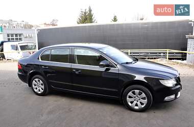 Лифтбек Skoda Superb 2011 в 