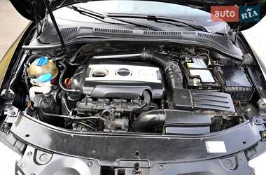 Лифтбек Skoda Superb 2011 в 