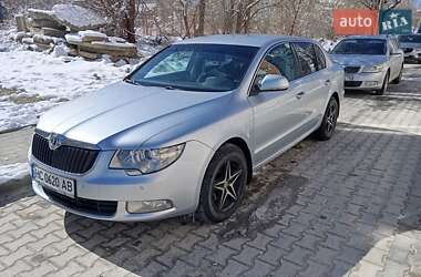 Лифтбек Skoda Superb 2012 в 