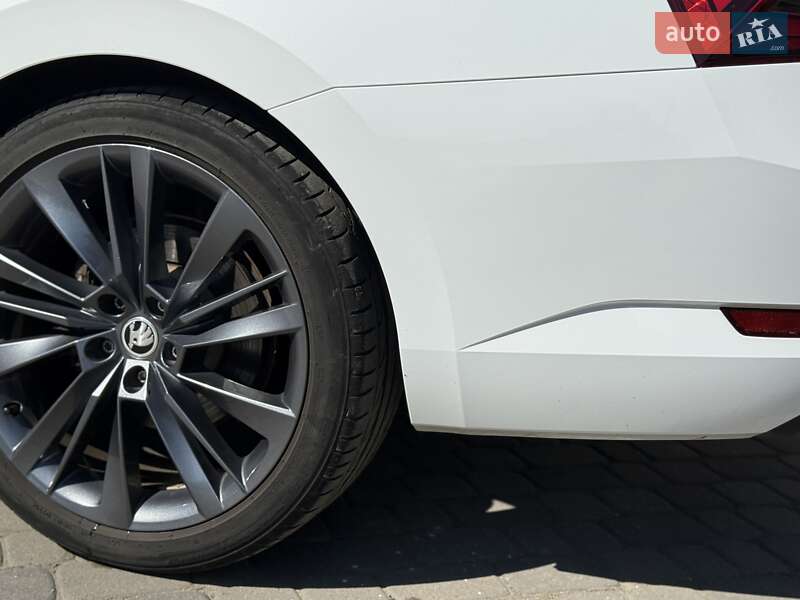 Універсал Skoda Superb 2020 в Хмельницькому