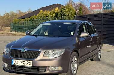 Лифтбек Skoda Superb 2010 в 