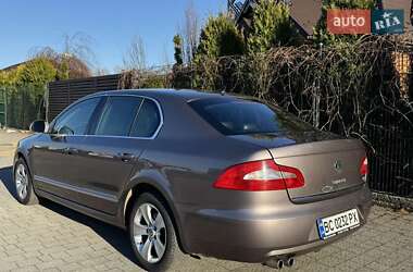 Лифтбек Skoda Superb 2010 в 