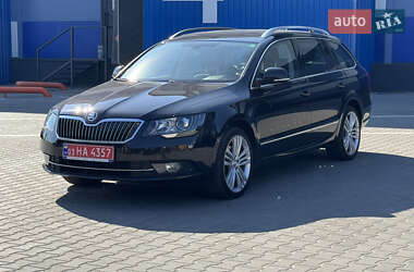 Универсал Skoda Superb 2015 в Ровно