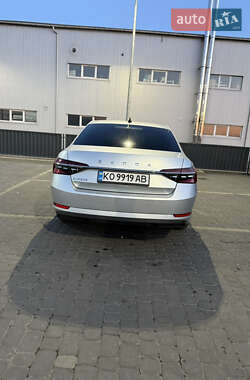 Лифтбек Skoda Superb 2019 в 