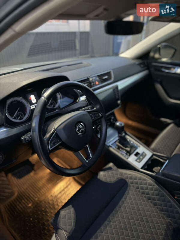 Лифтбек Skoda Superb 2019 в Мукачево