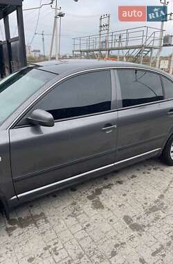 Лифтбек Skoda Superb 2006 в 