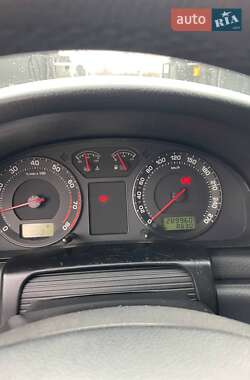 Лифтбек Skoda Superb 2006 в 