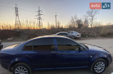 Лифтбек Skoda Superb 2003 в 
