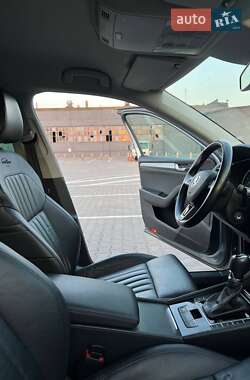 Лифтбек Skoda Superb 2015 в 