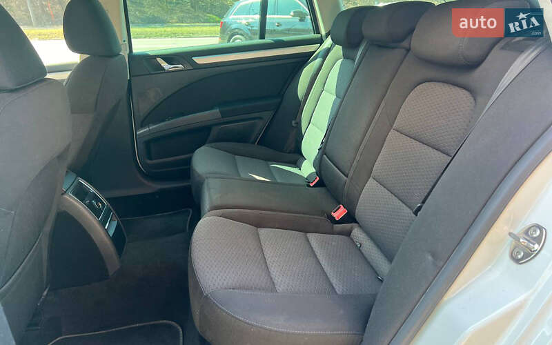 Универсал Skoda Superb 2012 в Черновцах