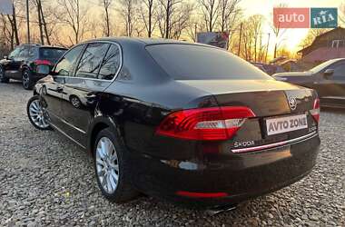 Лифтбек Skoda Superb 2015 в 