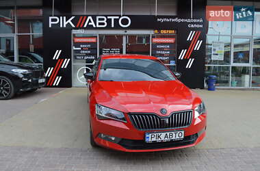 Лифтбек Skoda Superb 2019 в 