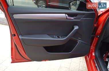 Лифтбек Skoda Superb 2019 в 