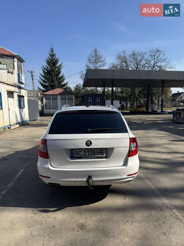 Универсал Skoda Superb 2010 в Луцке