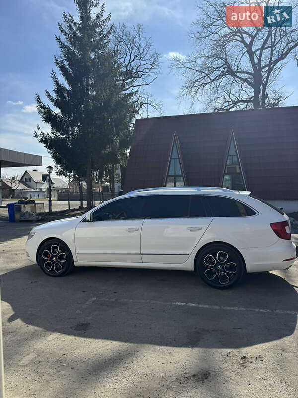 Универсал Skoda Superb 2010 в Луцке