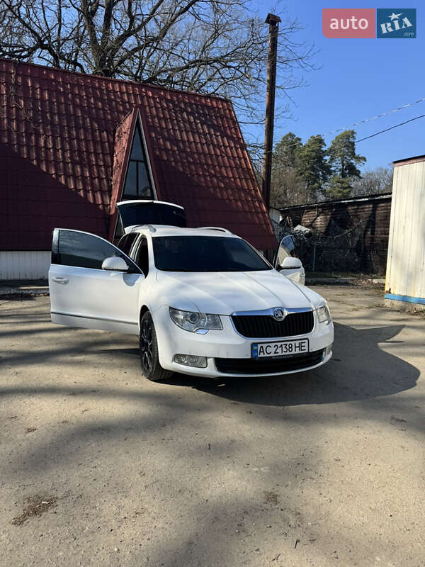 Универсал Skoda Superb 2010 в Луцке