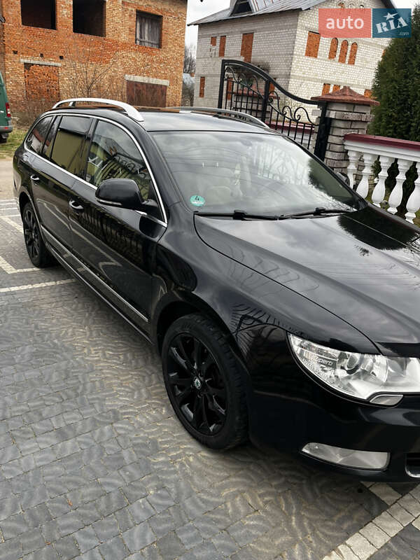 Универсал Skoda Superb 2011 в Стрые