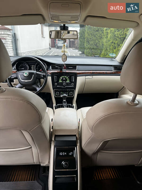 Универсал Skoda Superb 2011 в Стрые