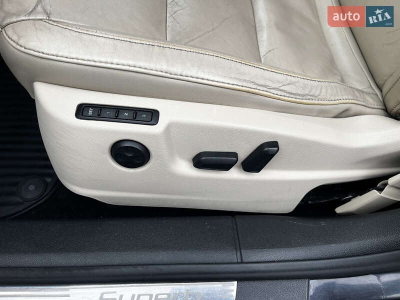 Универсал Skoda Superb 2011 в Стрые