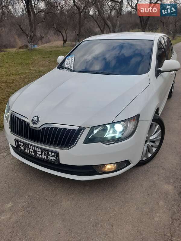 Лифтбек Skoda Superb 2013 в Хусте