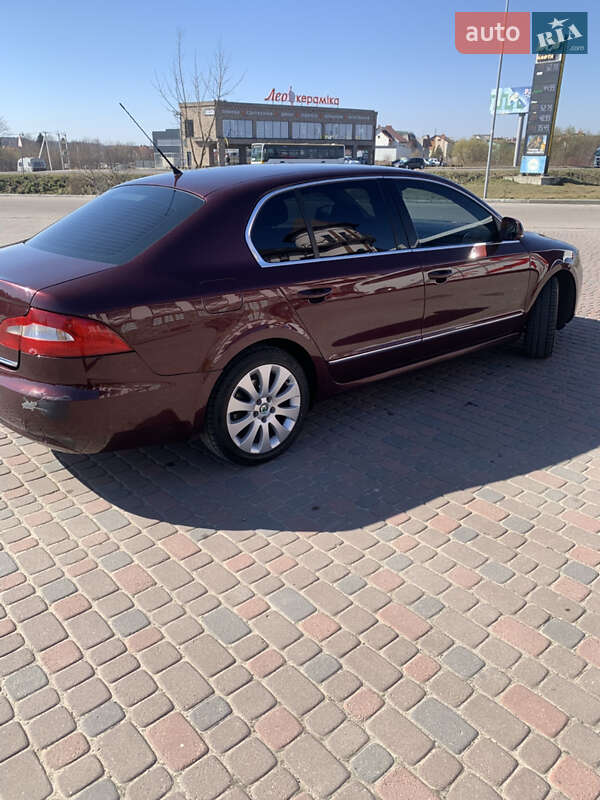Лифтбек Skoda Superb 2008 в Львове